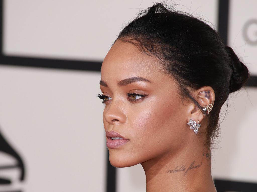 Rihanna-aux-Grammy-Awards-le-8-fevrier-2015_exact1024x768_l