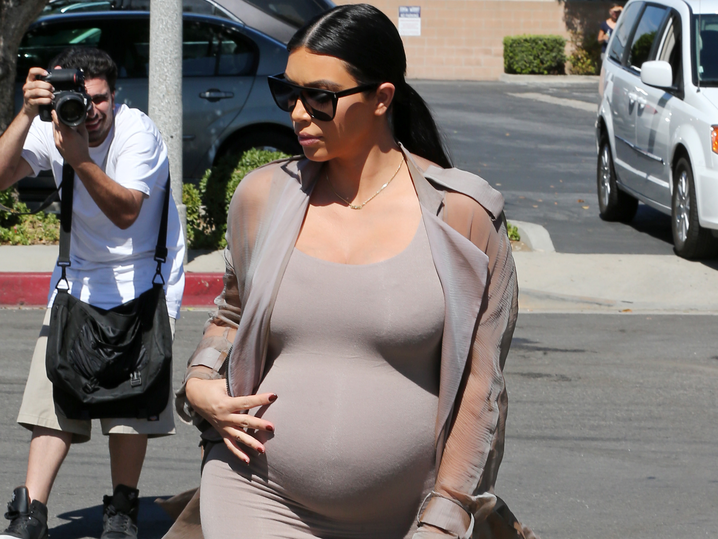 Kylie Jenner Enceinte Elle Copie Kim Et Pose Entièrement Nue 