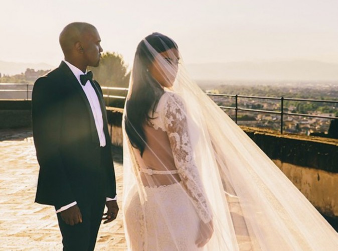 Kim-Kardashian-elle-devoile-une-nouvelle-photo-de-son-mariage-et-un-extrait-d-Awesome-le-nouveau-single-de-Kanye-West_portrait_w674