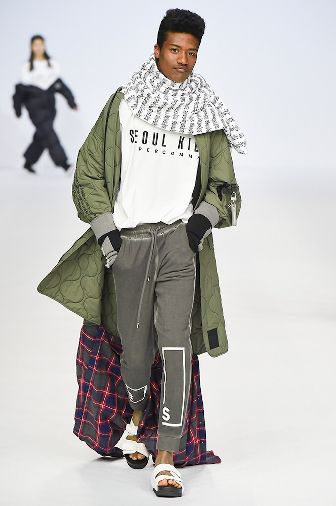 SPOTTED Han Hyunmin, le premier mannequin noir de Corée du Sud TRACE